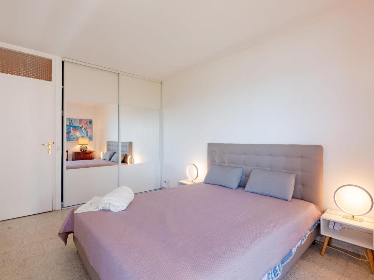 Apartment Le Mediterranee-1 By Interhome Фрежус Екстер'єр фото
